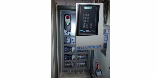 Retrofit der alten Grundfos Steuerung Deltacontrol bei Firma domus data